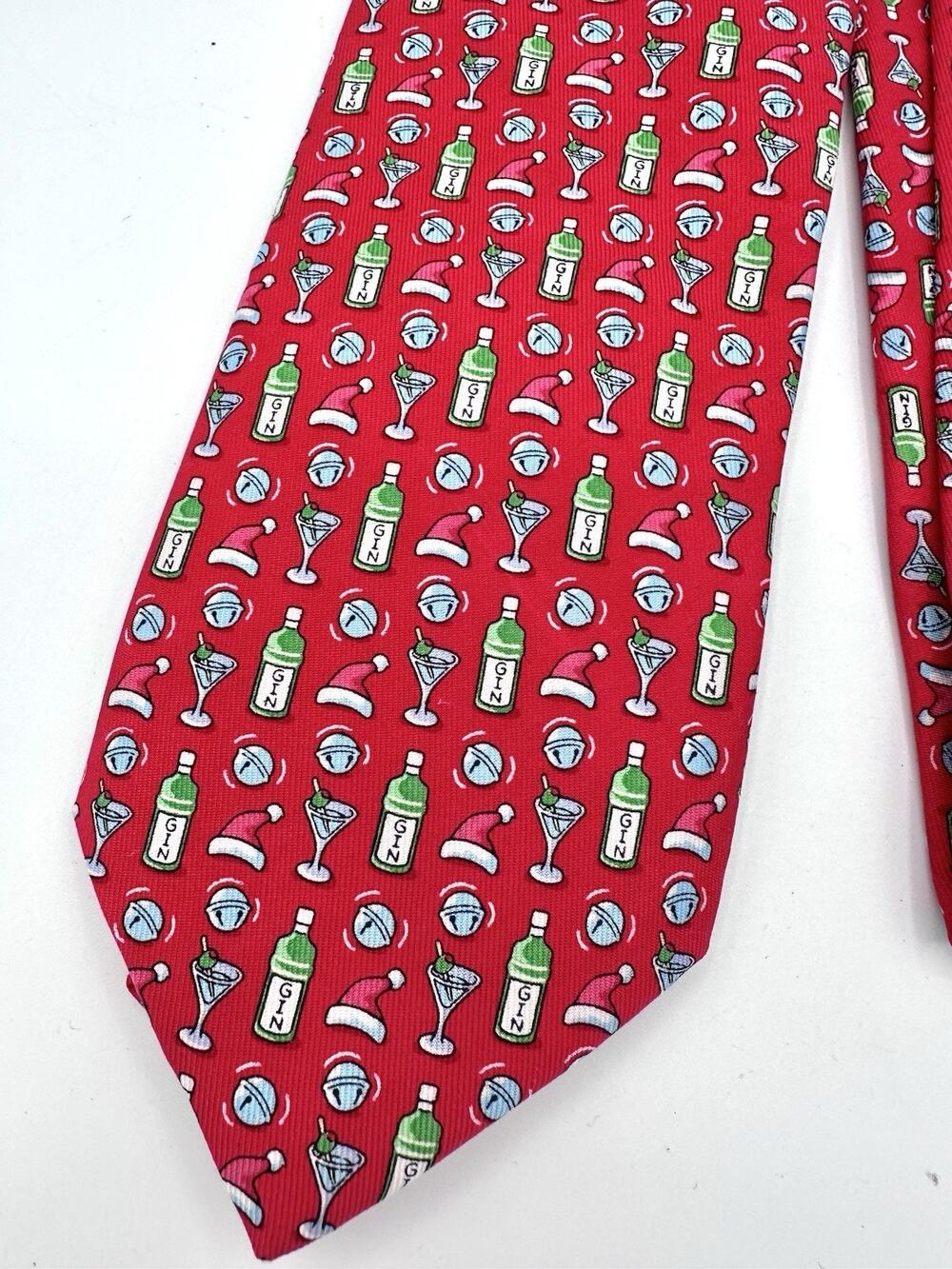 NWT Vineyard Vines “GIN-gle Bells” Red Christmas Tie - Gin Martini Holiday Santa